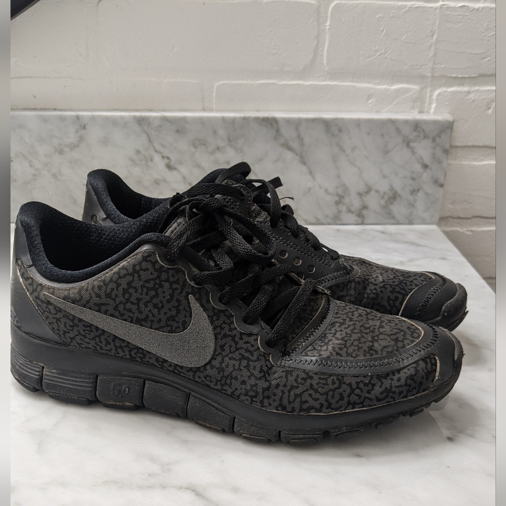 Women's Used Nike 5.0 sneaker Sz. 8.5